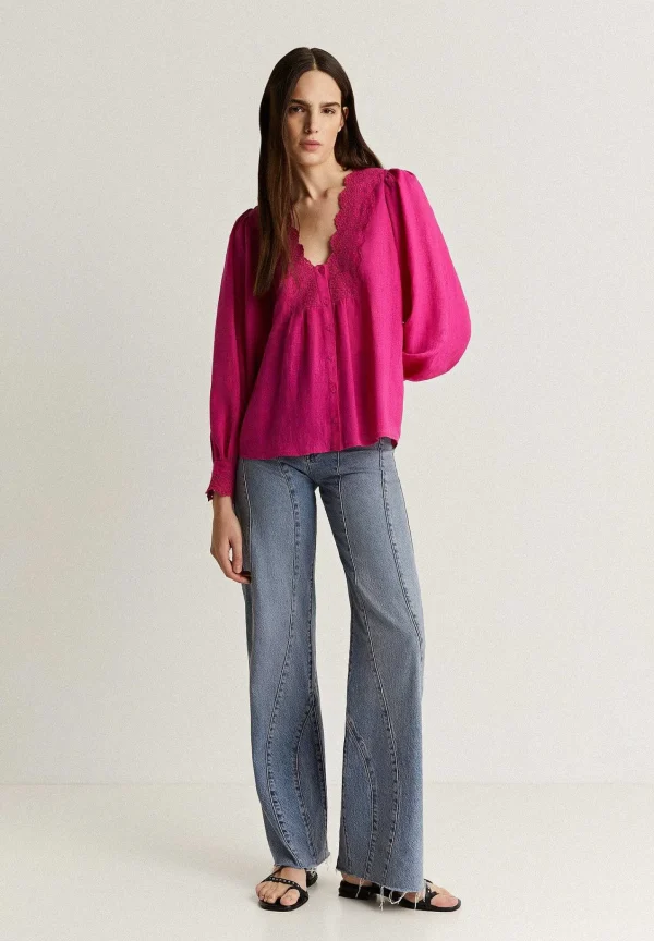Best Scalpers Blusa Bordado Contraste