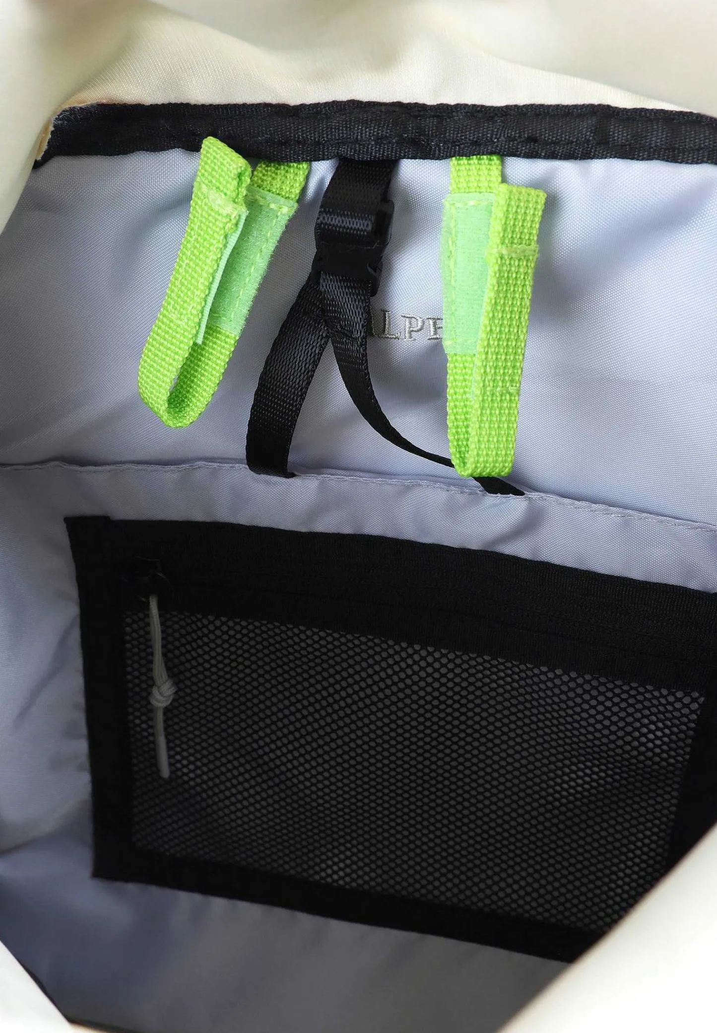mochila_tecnica_roll_top_3.webp Store Scalpers Mochila Tecnica Roll Top