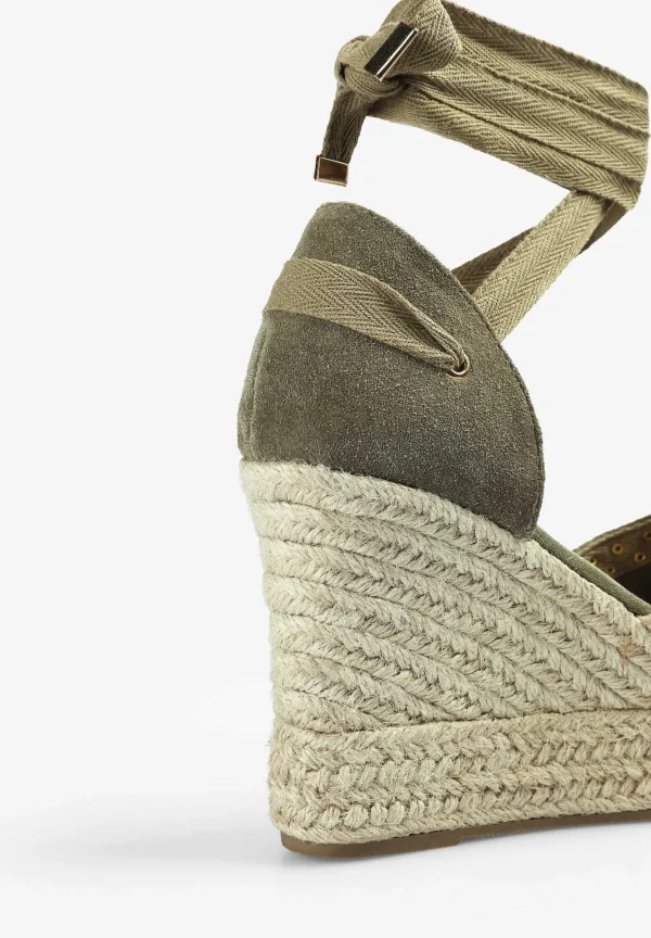 Discount Scalpers Nudo Studs Sandal