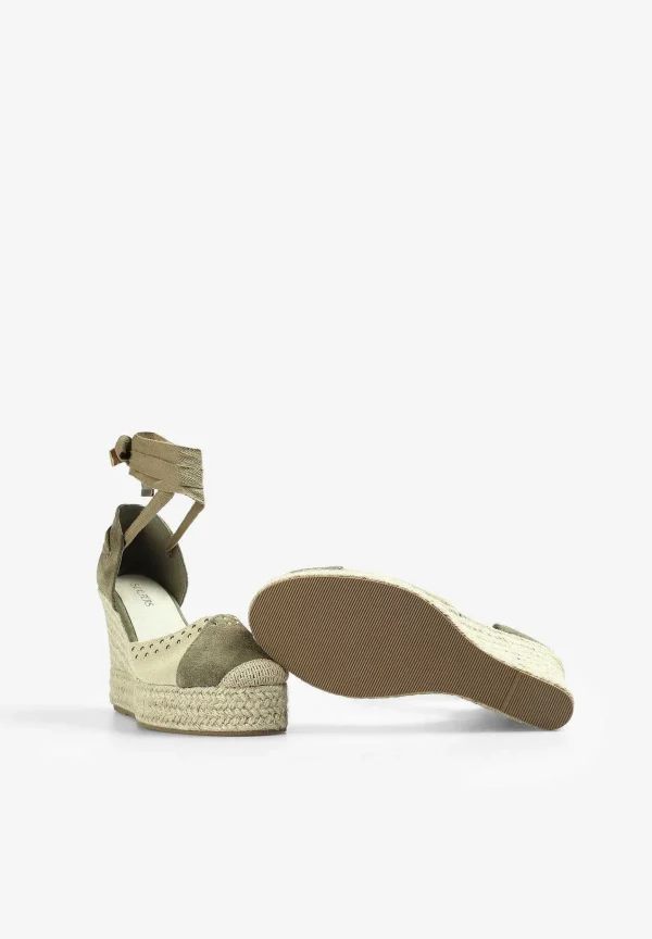 Discount Scalpers Nudo Studs Sandal