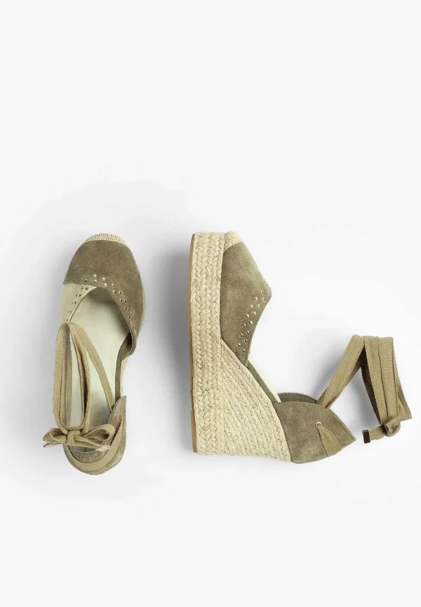 Discount Scalpers Nudo Studs Sandal