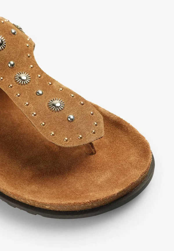 Discount Scalpers Sandalias Planas Ante Tachuelas