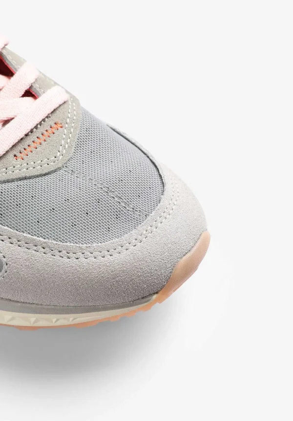 Fashion Scalpers Sneakers Ante Tricolor
