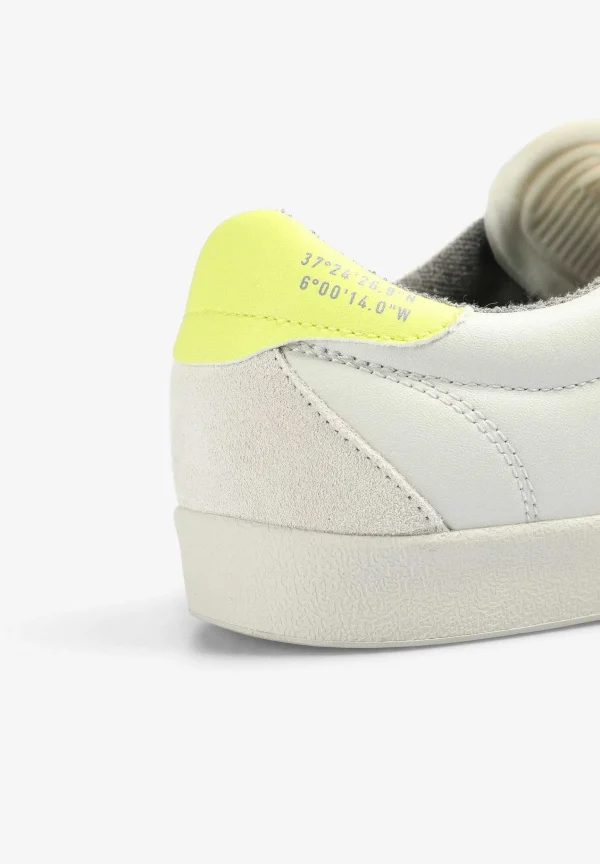 Discount Scalpers Sneakers Bajas Calavera Lateral