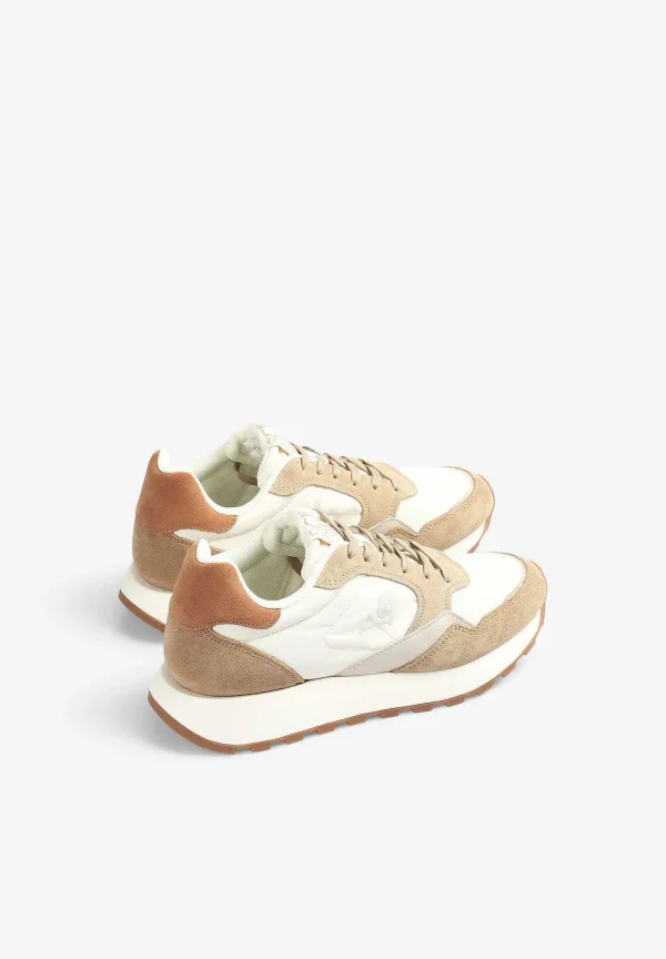 Hot Scalpers Sneakers Detalle Metalizado