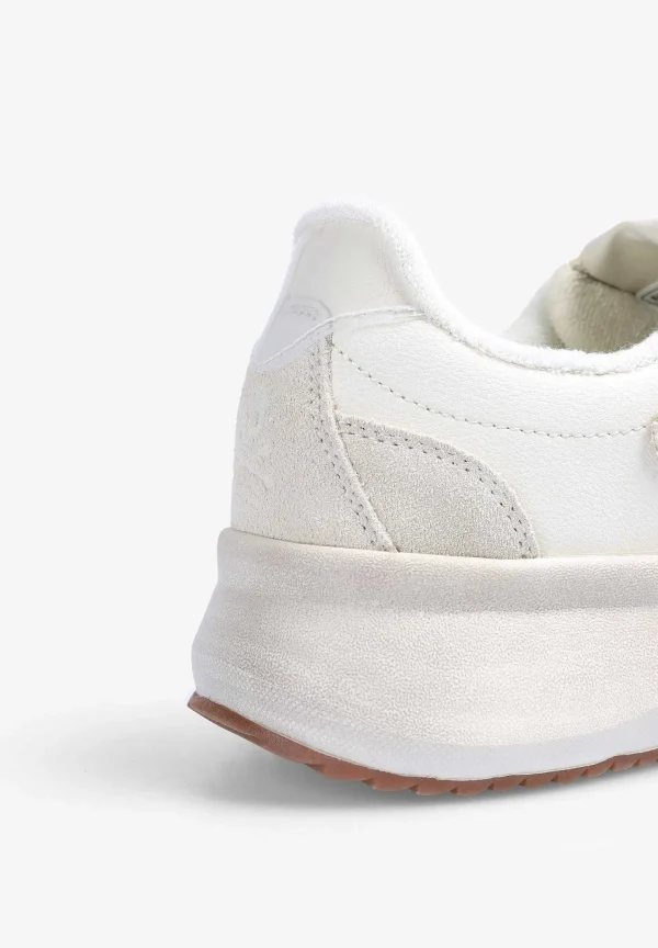 Fashion Scalpers Sneakers Detalles Serraje