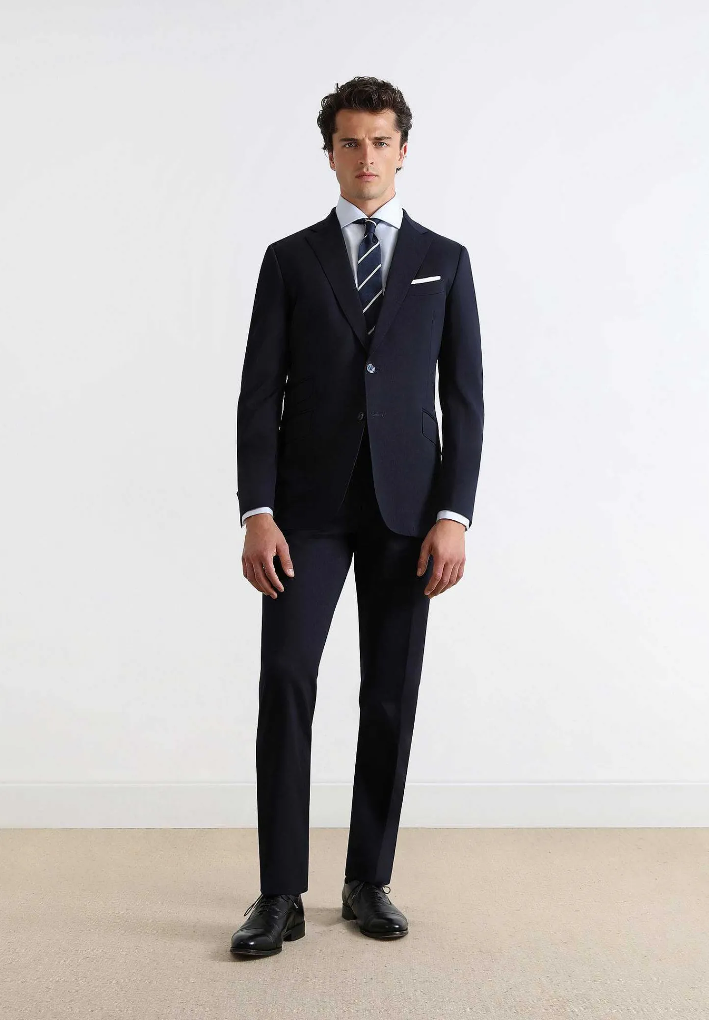traje_clasico_azul_marino_0.webp New Scalpers Traje Clasico Azul Marino